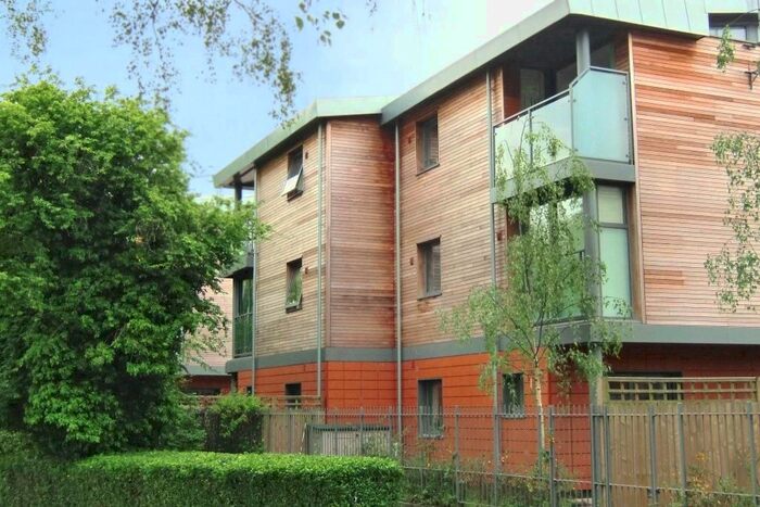 2 Bedroom Flat To Rent In Meadow Road, Henley-On-Thames, RG9