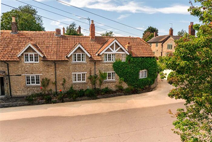 4 Bedroom End Of Terrace House For Sale In Northampton Road, Yardley Hastings, Northamptonshire, NN7