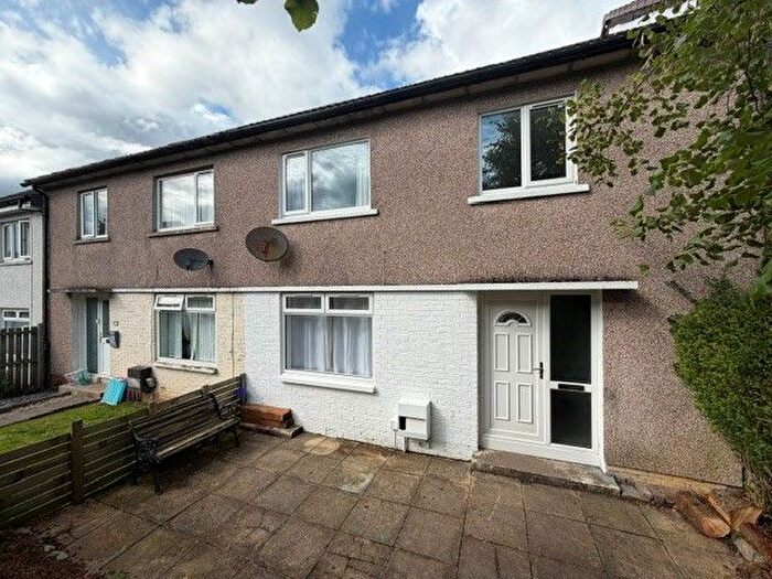 3 Bedroom Flat To Rent In Divernia Way, Glasgow, G78