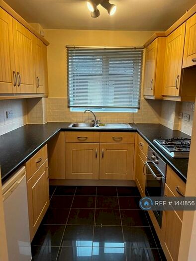 2 Bedroom Flat To Rent In Breme Park, Bromsgrove, B60