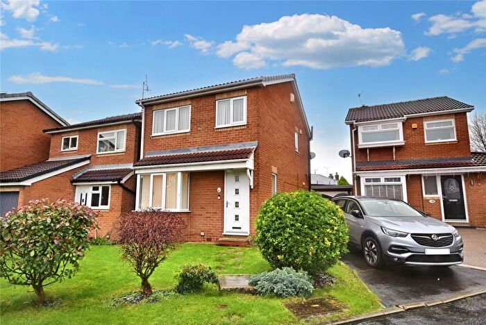 3 Bedroom Detached House To Rent In Clayton Close, Hunslet, Leeds, LS10