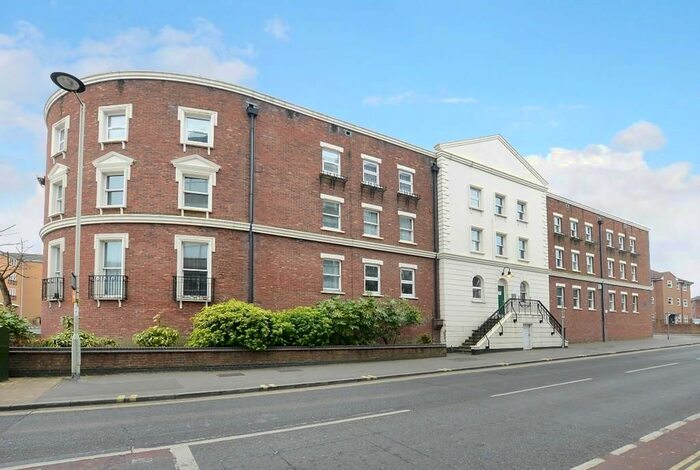 2 Bedroom Flat To Rent In Birchett Road, Aldershot, GU11