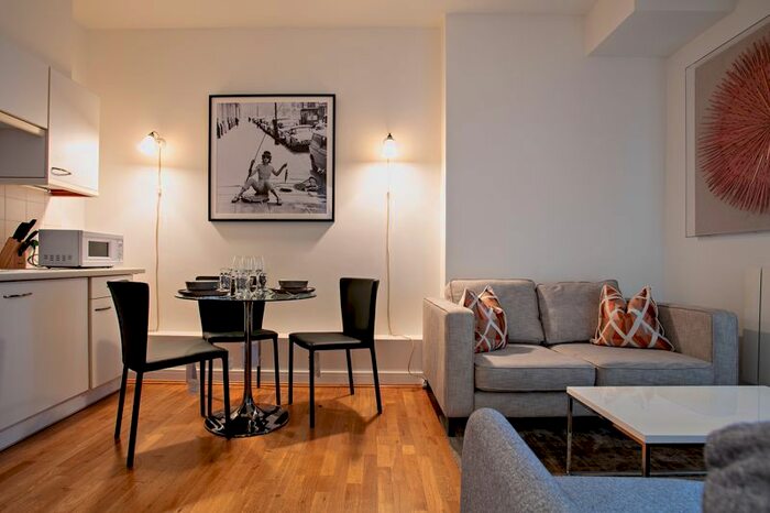 1 Bedroom Flat To Rent In Nottingham Place, London, W1U