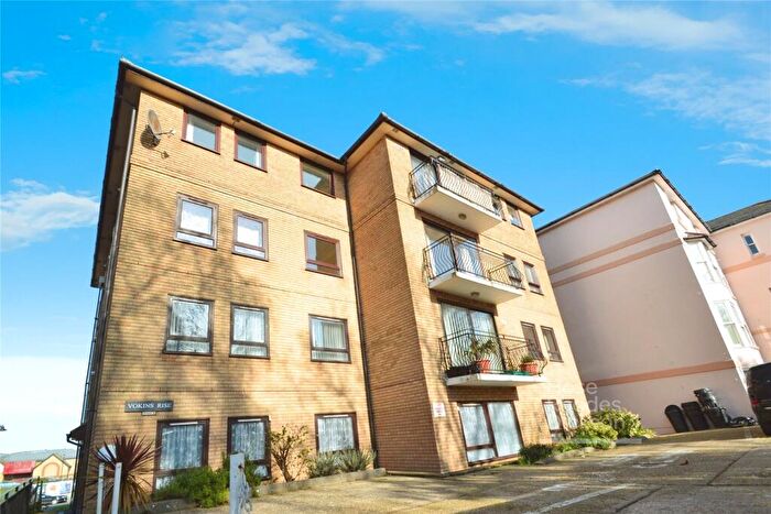 2 Bedroom Apartment For Sale In Esplanade, Ryde, Isle Of Wight, PO33