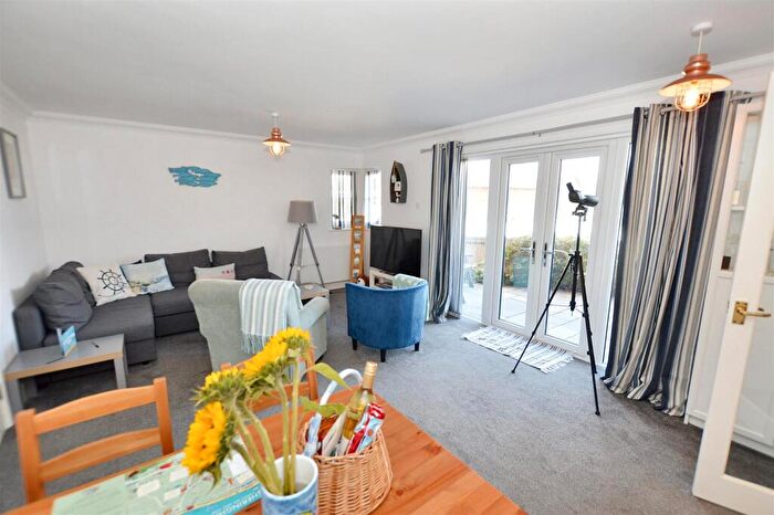 2 Bedroom Flat For Sale In Cliff Road, Sheringham, NR26