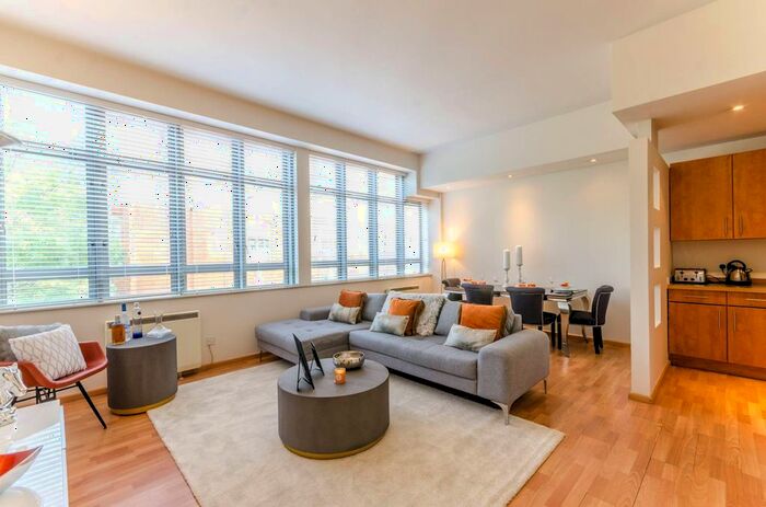 1 Bedroom Flat To Rent In City Road, City, London, EC1V