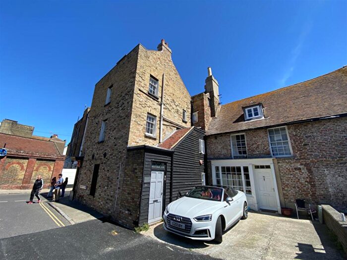 2 Bedroom Apartment To Rent In Market Place, Margate, CT9