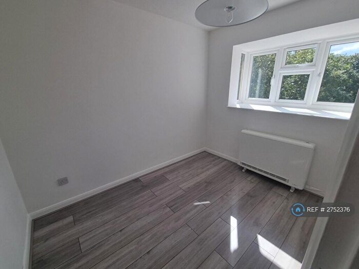 1 Bedroom Flat To Rent In Redmayne Drive, Chelmsford, CM2