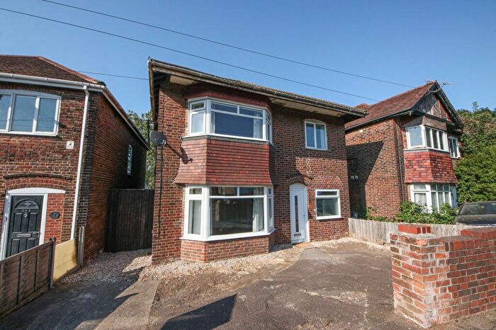 4 Bedroom Detached House For Sale In Bitterne Road West, Bitterne, SO18