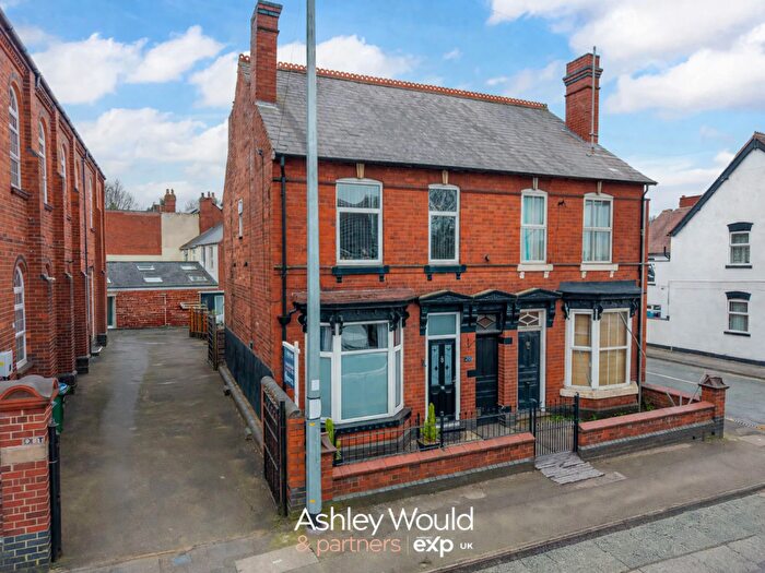 3 Bedroom Semi Detached House For Sale In Station Road, Cradley Heath, B64