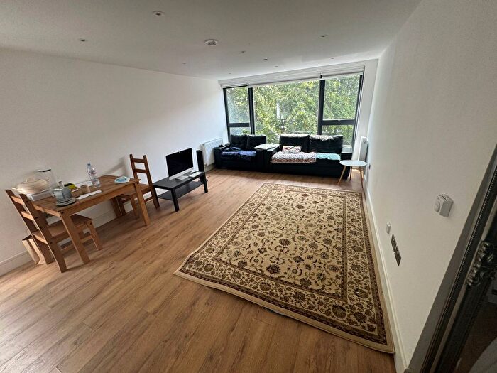 2 Bedroom Flat To Rent In Rainham Road South, Dagenham, RM10