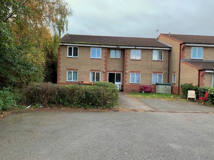 2 Bedroom Flat To Rent In Pickering Close, Leicester LE4