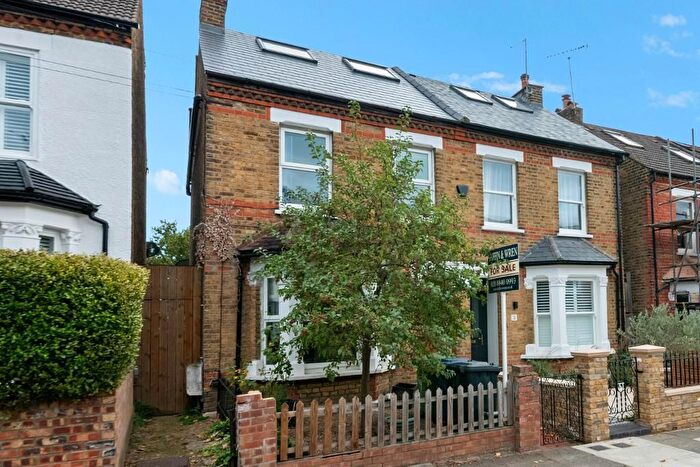 2 Bedroom Flat For Sale In Osterley Park View Road, Hanwell, London, W7