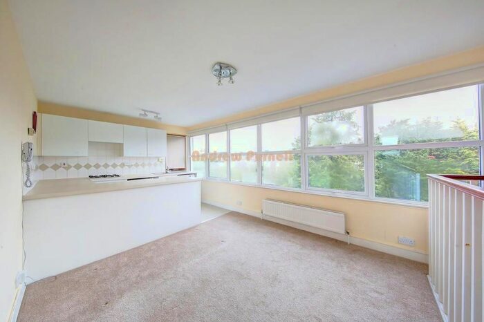 1 Bedroom Flat To Rent In Worple Road, London, SW20