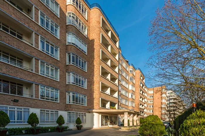 2 Bedroom Flat For Sale In Prince Albert Road, St John's Wood, London, NW8