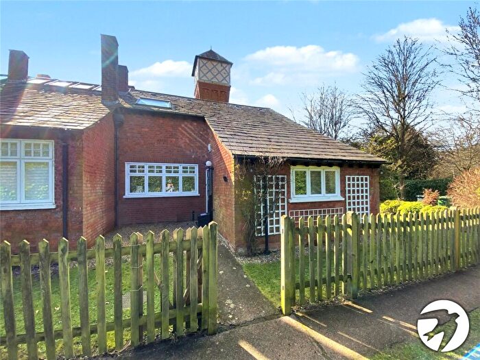 3 Bedroom Maisonette For Sale In Rowanwood Avenue, Sidcup, Kent, DA15