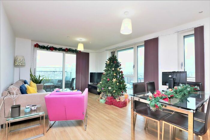 3 Bedroom Flat To Rent In Marner Point, Jefferson Plaza, Bow, E3
