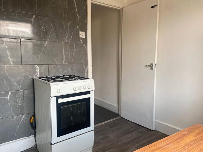1 Bedroom Flat To Rent In Ferndale Road, London, E7