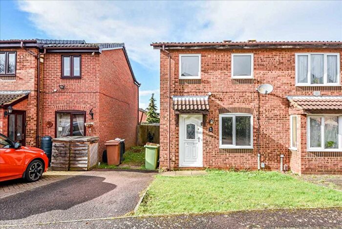 2 Bedroom Semi-Detached House For Sale In Linnet Close, Wellingborough, Northants, NN8