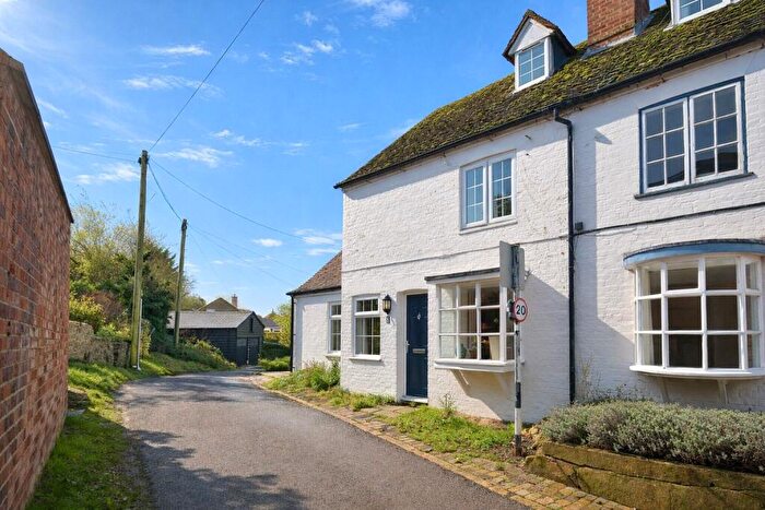 3 Bedroom End Of Terrace House For Sale In The Mount, Tetsworth, Thame, Oxfordshire, OX9