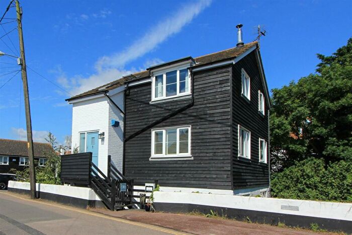 3 Bedroom Maisonette To Rent In Island Wall, Whitstable, Kent, CT5
