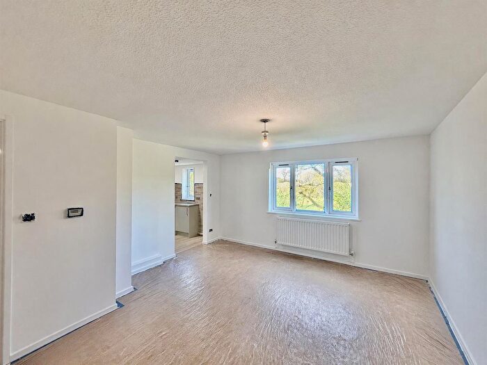 Studio To Rent In Badger Close, Feltham, TW13