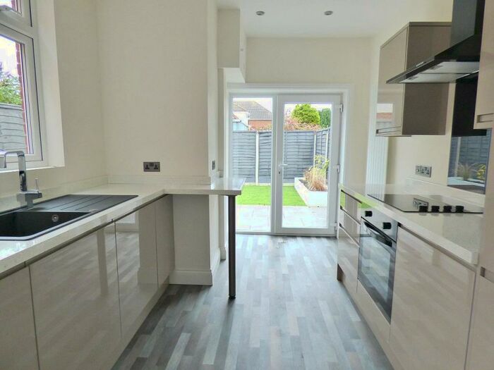 2 Bedroom Apartment To Rent In Columbia Road, Bournemouth, BH10