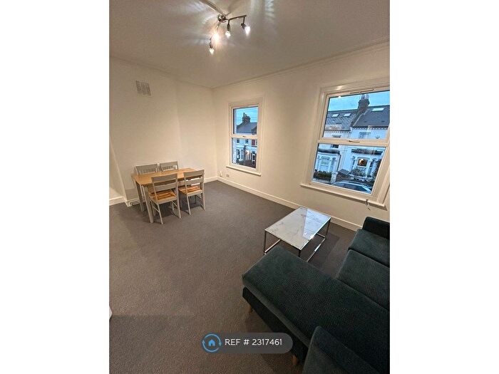 2 Bedroom Flat To Rent In Alderbrook Road, London, SW12