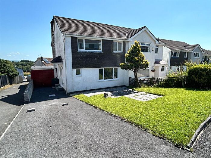 3 Bedroom Detached House To Rent In Erw Non, Llannon, Llanelli, SA14