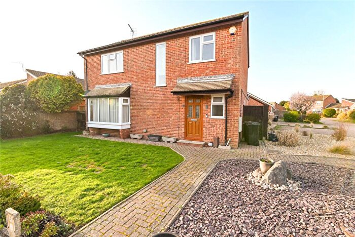 4 Bedroom Detached House For Sale In Blair Close, New Milton, Hampshire, BH25