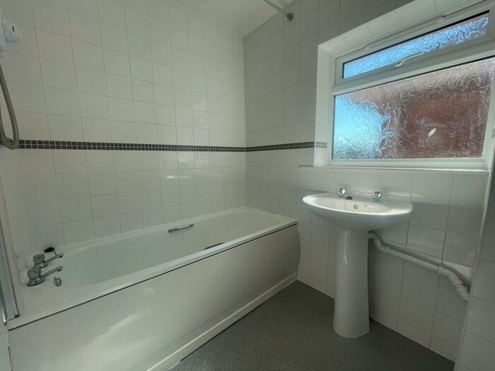 3 Bedroom Detached House For Sale In Owl End Walk, Yaxley, PE7