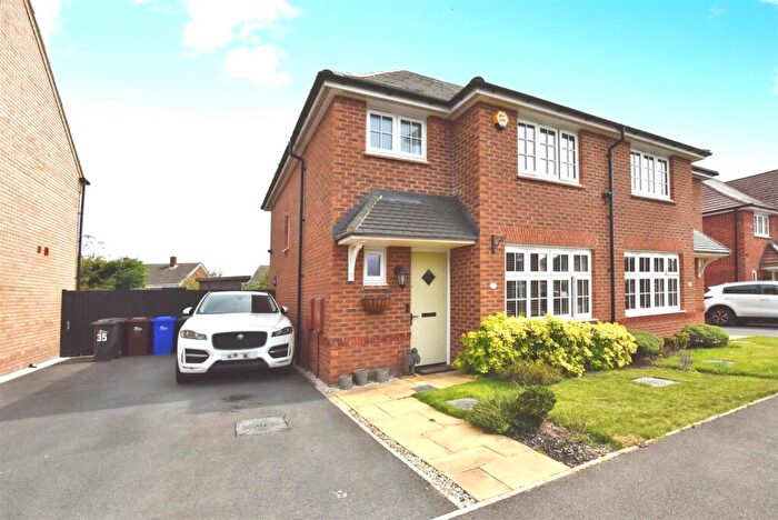 3 Bedroom Semi-Detached House For Sale In Castle Close, Stretton, DE13