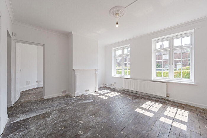 2 Bedroom Flat For Sale In Ballamore Road, , Downham, Bromley, BR1