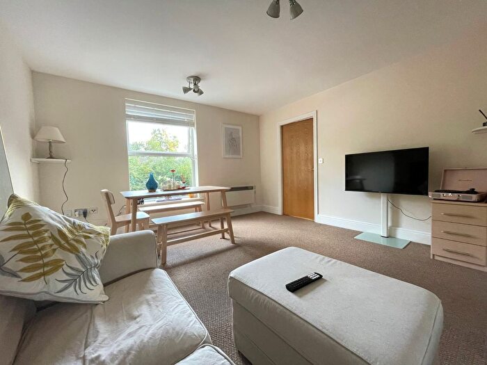 2 Bedroom Flat To Rent In Cardigan Road, Headingley, Leeds, LS6