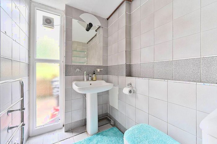 4 Bedroom Property To Rent In Half Moon Lane, North Dulwich, London, SE24