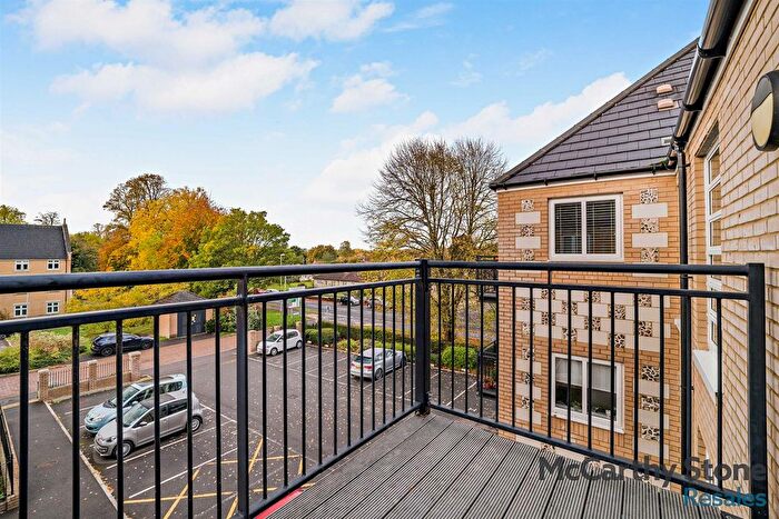 1 Bedroom Flat For Sale In Hart Close, Wilton, Salisbury, SP2