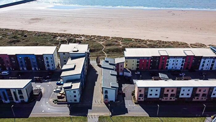 2 Bedroom Flat For Sale In St Margarets Court, Marina, Swansea, SA1