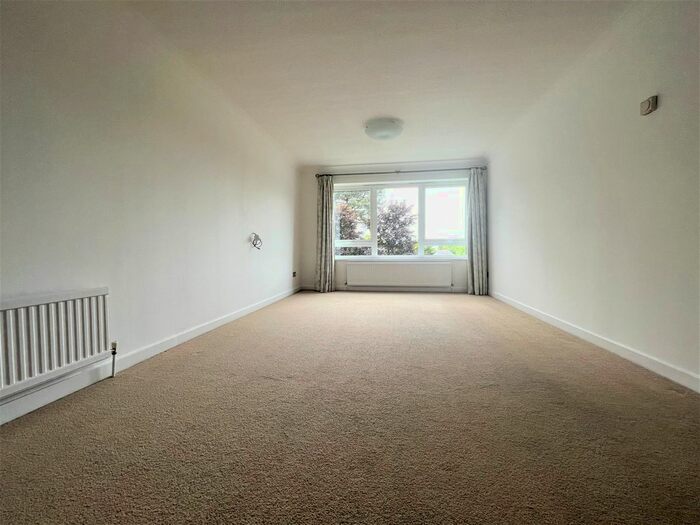 2 Bedroom Flat To Rent In Whitehaven Close, Bromley, Kent, BR2