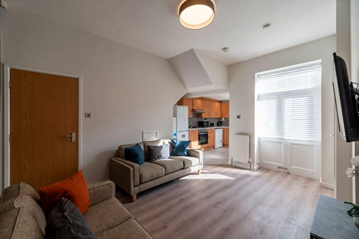 6 Bedroom Terraced House To Rent In Warwick Street, Newcastle, NE6