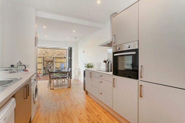 3 Bedroom Terraced House To Rent In Alexandra Road, Windsor SL4