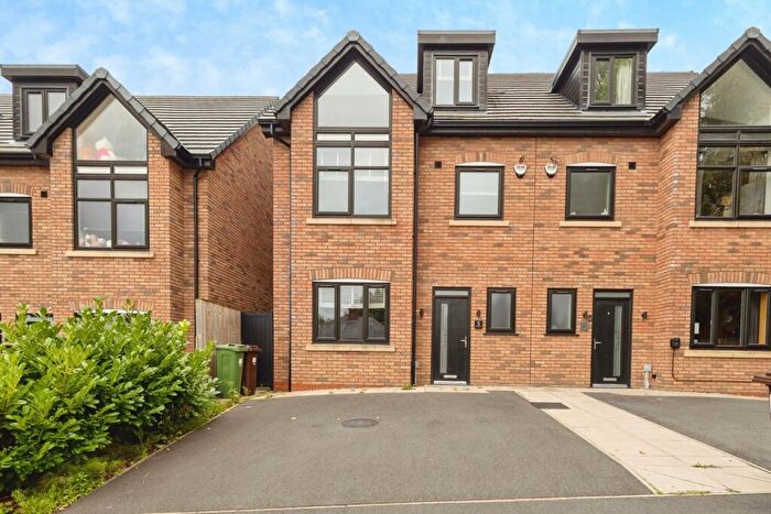 4 Bedroom Semi-Detached House For Sale In Kgn Sean Dawson Way, Stalybridge, Greater Manchester, SK15