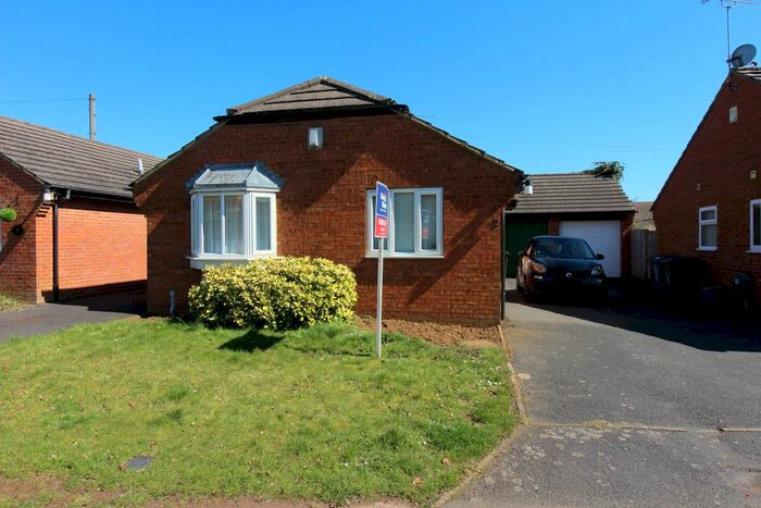 2 Bedroom Bungalow For Sale In The Shearings, Hook Norton, OX15