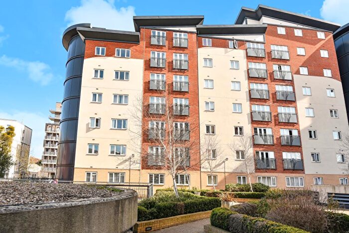 1 Bedroom Apartment To Rent In Slough, Berkshire, SL1