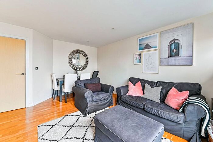 2 Bedroom Flat To Rent In Islington, Islington, London, N1