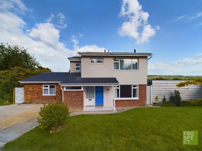 4 Bedroom Detached House To Rent In Barnards Hill, Marlow, Buckinghamshire, SL7