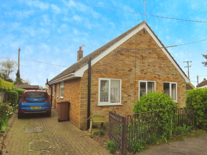 3 Bedroom Detached Bungalow For Sale In Lancaster Close, Methwold, IP26
