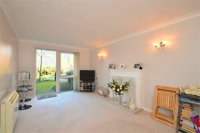 1 Bedroom Flat To Rent In Bridge Court, Springfield Meadows, Weybridge, KT13