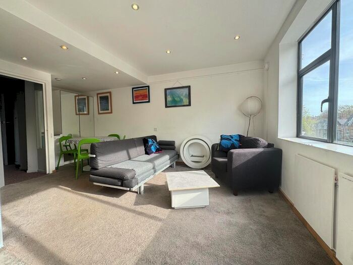 2 Bedroom Flat To Rent In Archway Road, London, N6