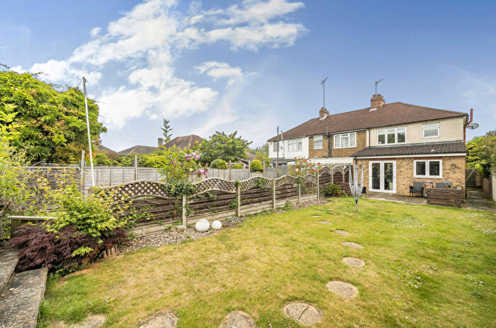 3 Bedroom End Of Terrace House For Sale In Birchwood Road, Wilmington, Dartford, Kent, DA2