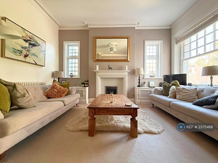 2 Bedroom Flat To Rent In West Overcliff Drive, Bournemouth, BH4